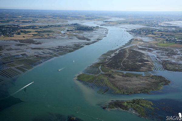photo aérienne de l'estuaire de la rivière de Pénerf